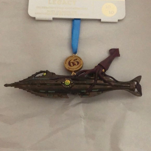 Disney Sketchbook 2019 65th Legacy ornament - Picture 5 of 7